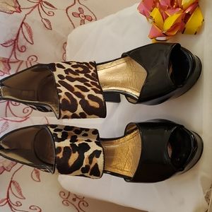 Women's size 9/10 pre-owned BCBGeneration looks like new .